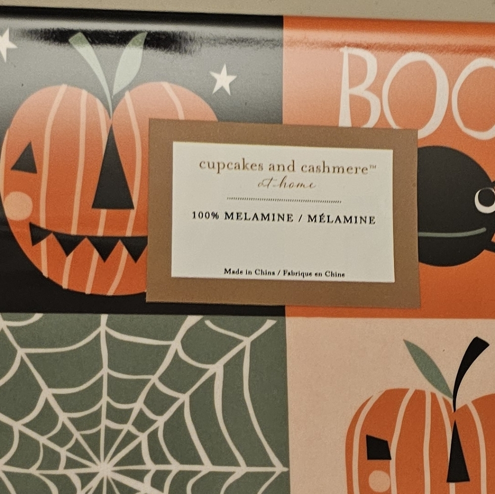 Cupcakes and cashmere complete Halloween serving set - Picture 12 of 12